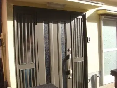 1DAYリフォーム　玄関引き戸から開き戸へリフォーム
