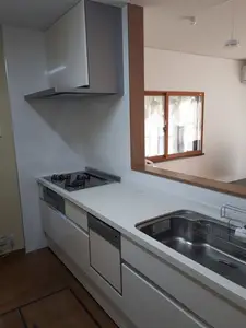 見通しの良いキッチンルームへ