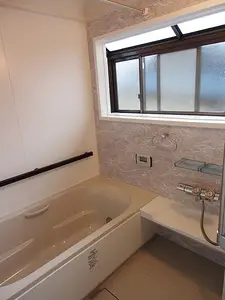 明るい色調のユニットバスでバスタイムが楽しみに