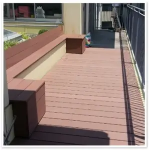 川口市 F保育園 デッキ材の廊下