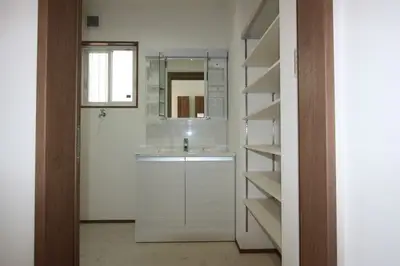 Y様邸　洗面所・棚造作工事