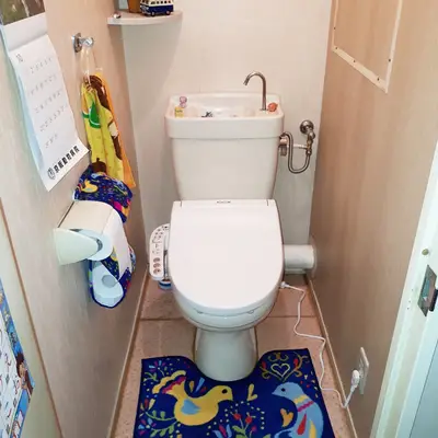 コンセントを新設。温水洗浄便座設置でトイレ室が快適に