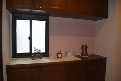 ベランダ用階段設置・クロス張替え