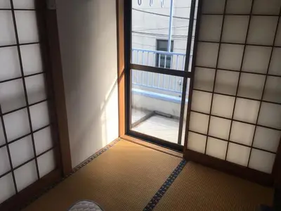 2階の賃貸部分を2世帯用にリノベーション