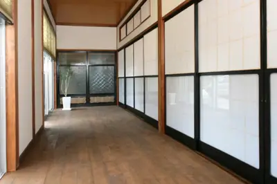 ウッドデッキのある和モダンの家