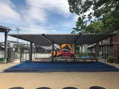 砂場の屋根工事