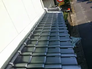 屋根瓦補修工事