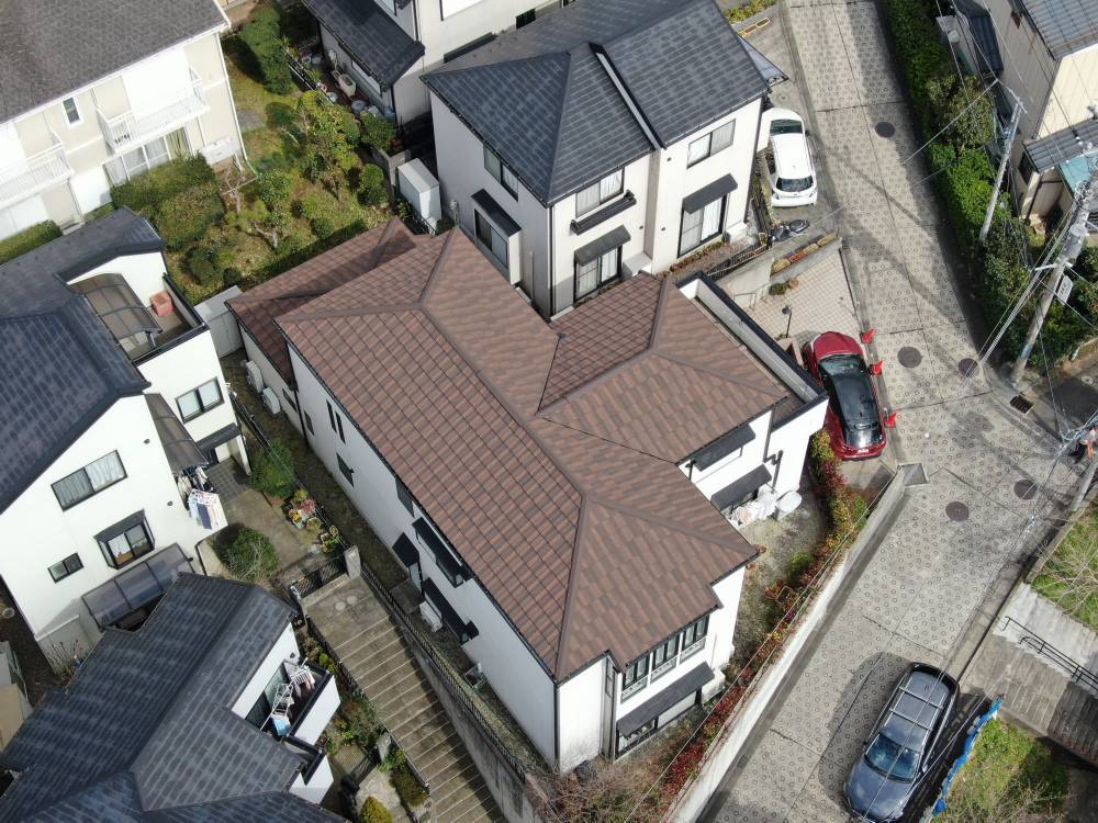 ディーズルーフィング、クラッシックタイル屋根、高耐久でオシャレな屋根材です。