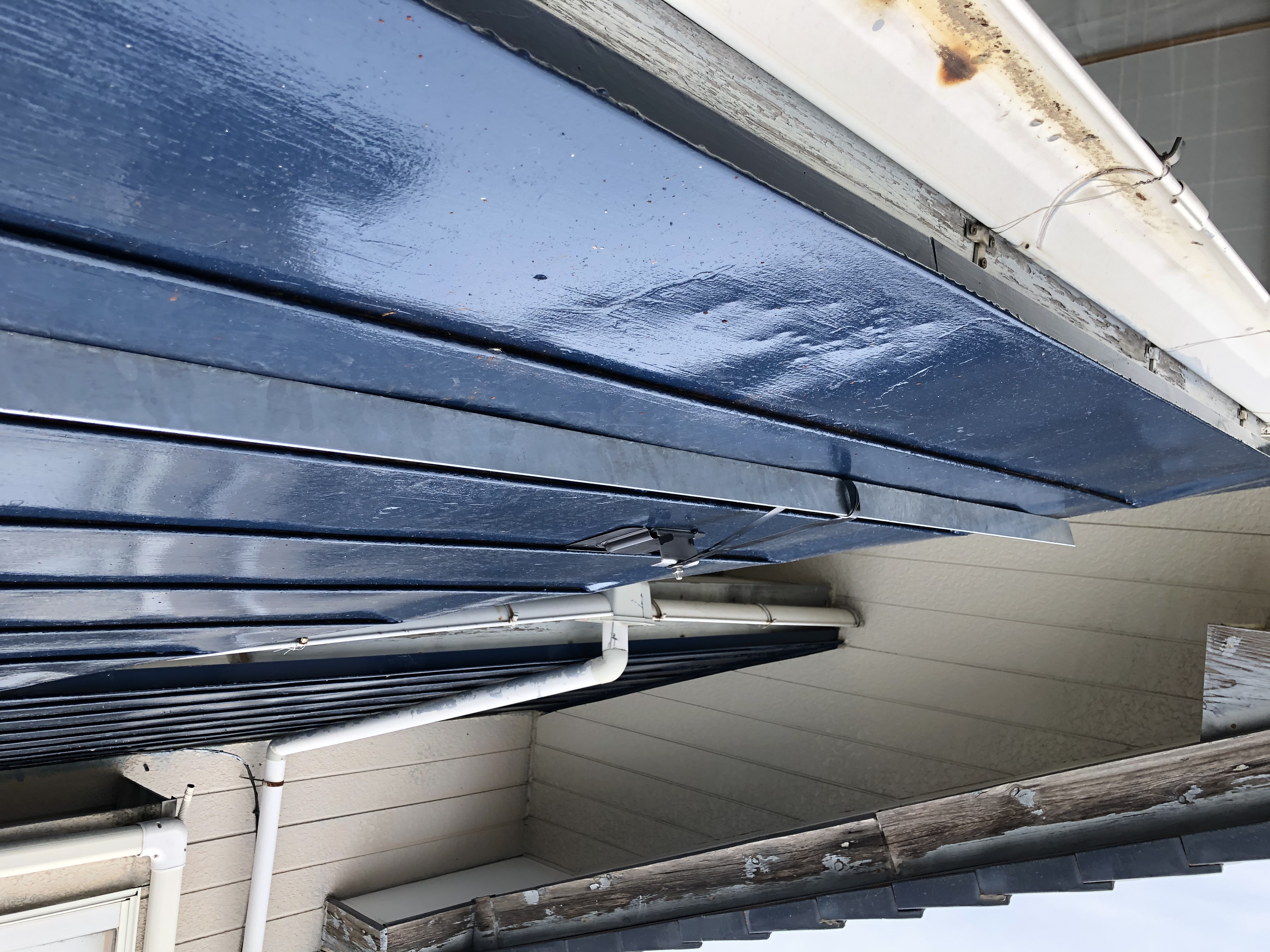 板金屋根塗装及び雪止め設置工事