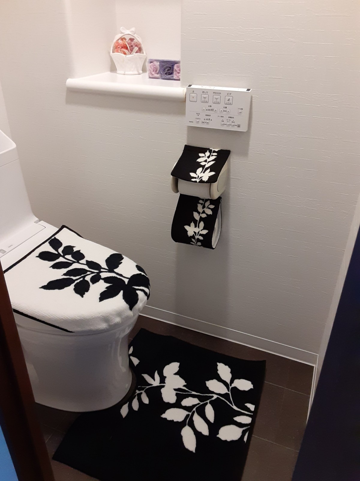 古くなったトイレを交換、ついでに内装もリフォーム