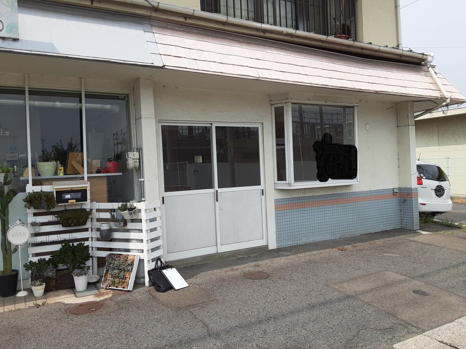 おしゃれなクレープ店へ！