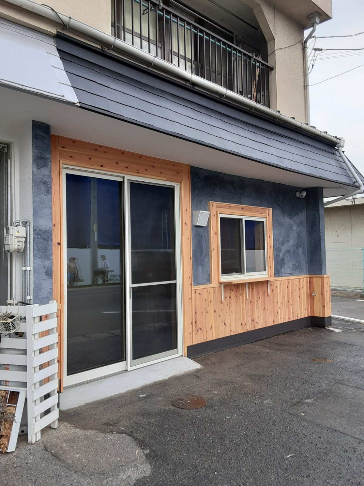 おしゃれなクレープ店へ！