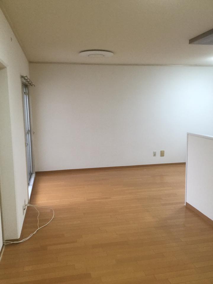 動線上のキッチンを使いやすくスッキリと