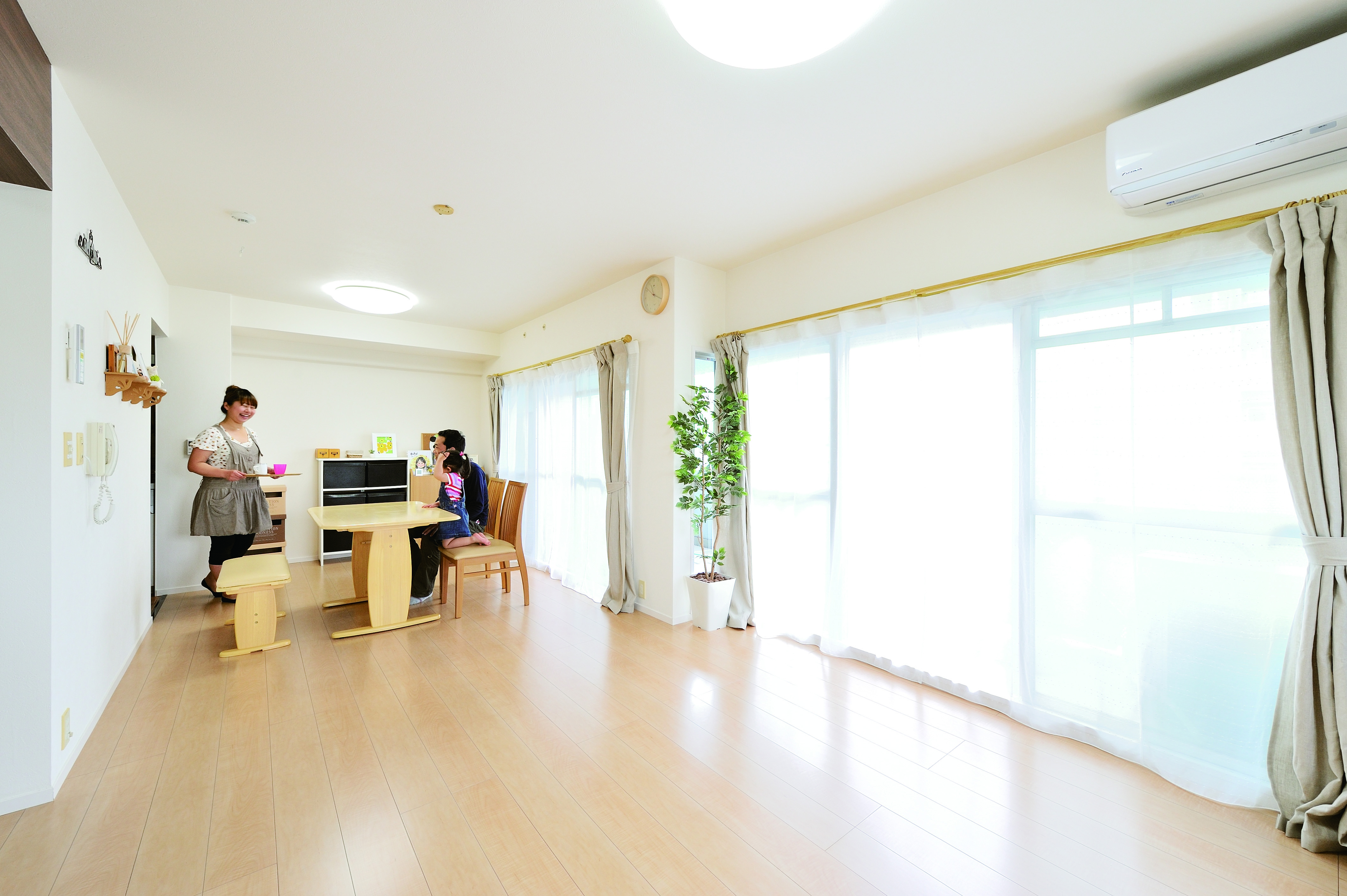 家族が生き生きと過ごせる、明るいくつろぎ空間