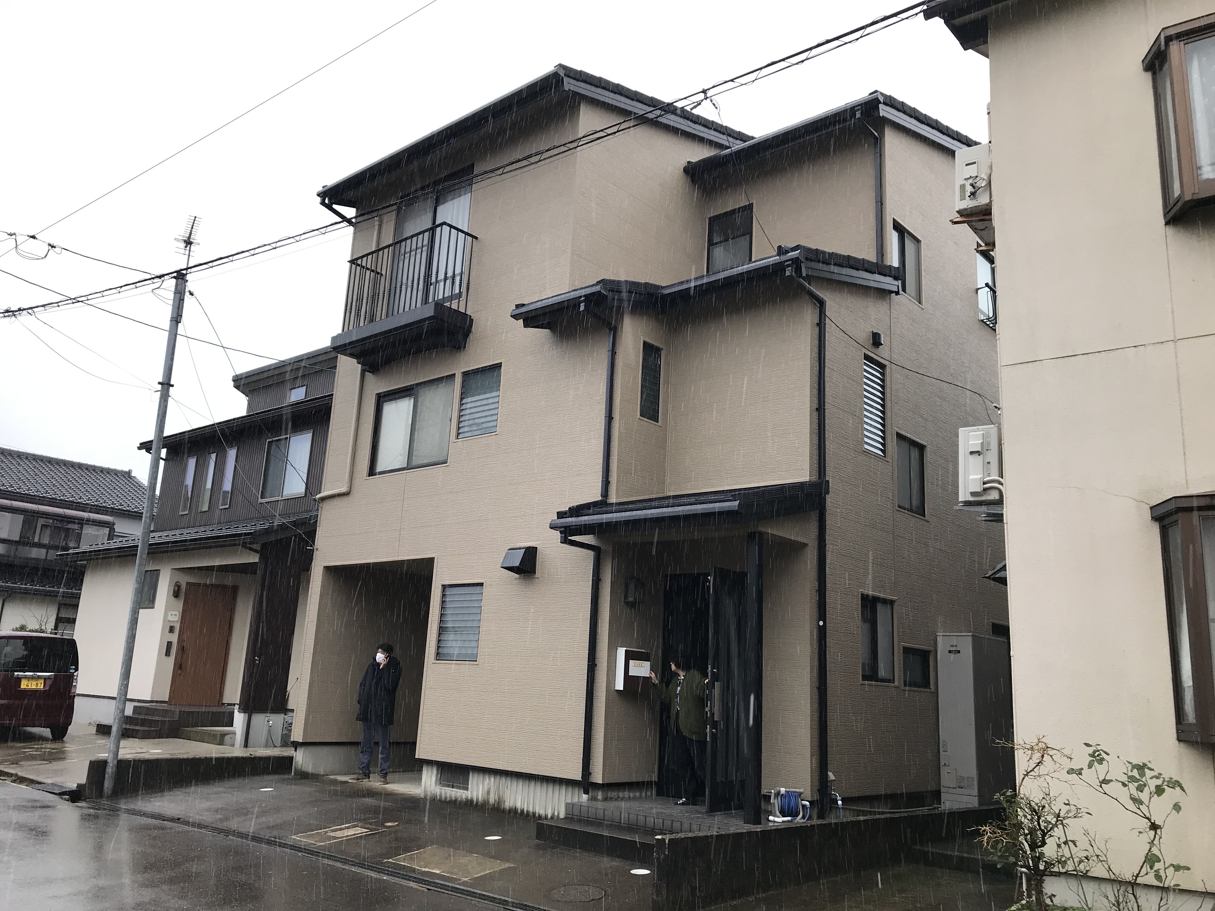 外壁金属サイディングカバー工法　屋根カバー工法