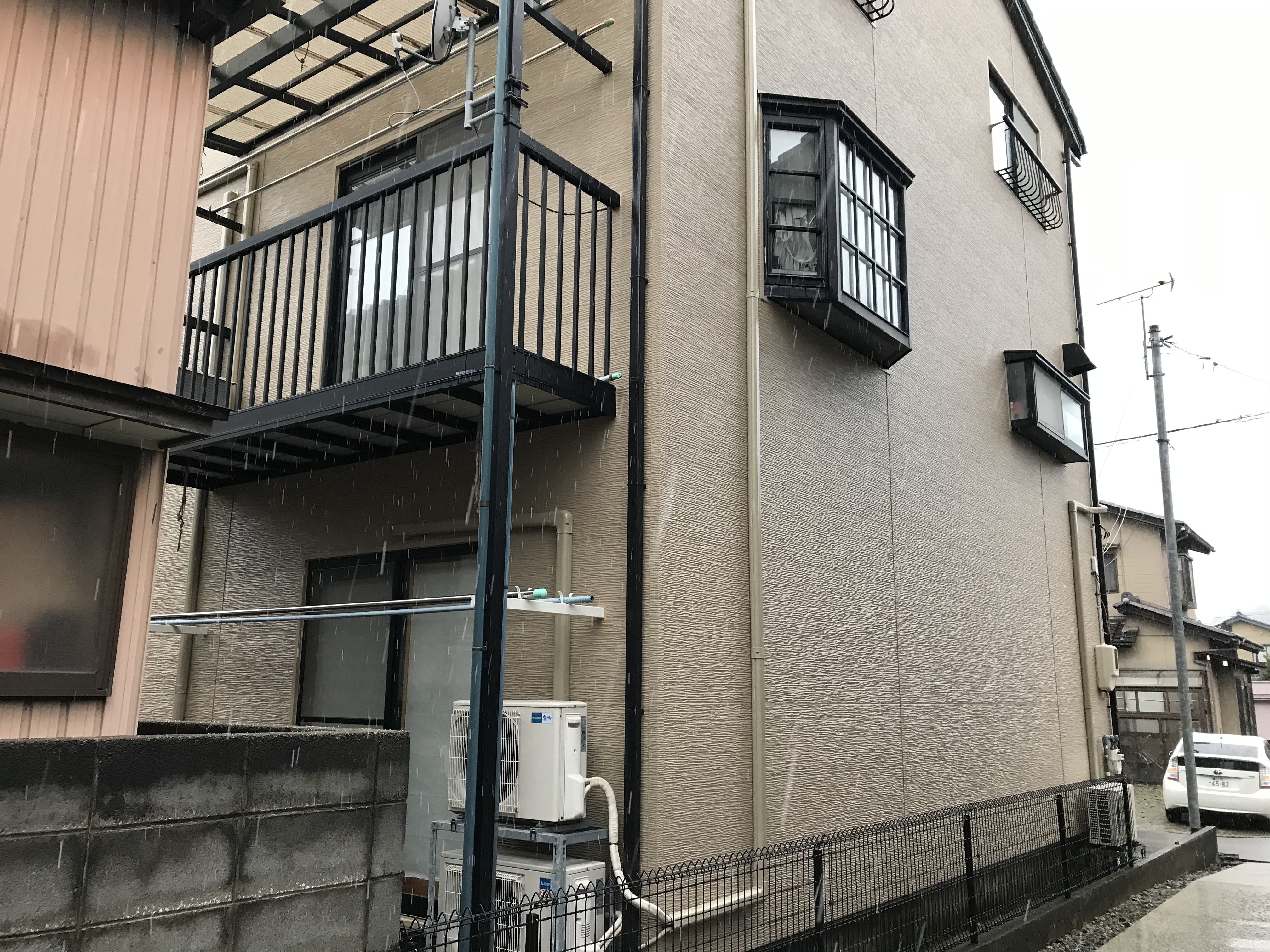 外壁金属サイディングカバー工法　屋根カバー工法