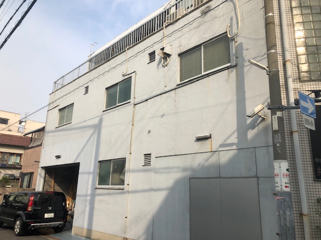 高級感のあるタイル張の外装