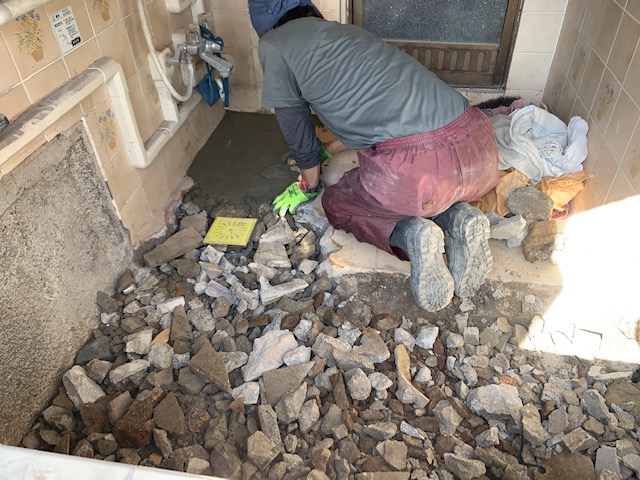 タイル浴室を低予算でユニットバスの様に・・。