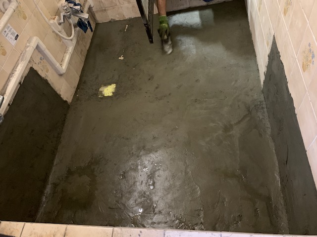 タイル浴室を低予算でユニットバスの様に・・。