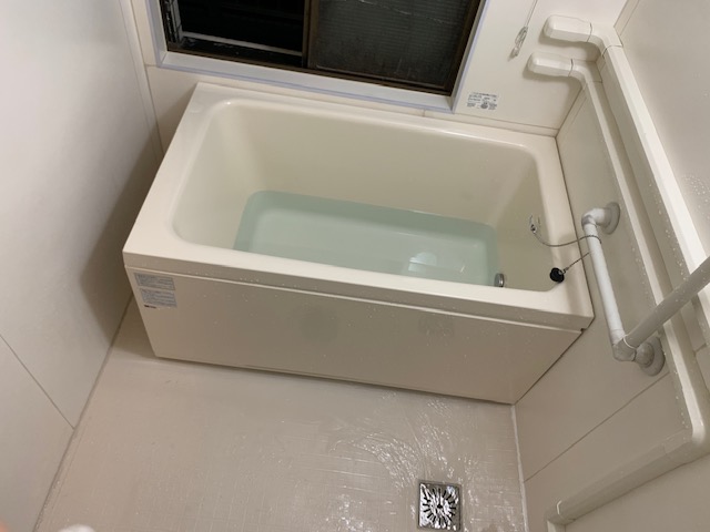 タイル浴室を低予算でユニットバスの様に・・。