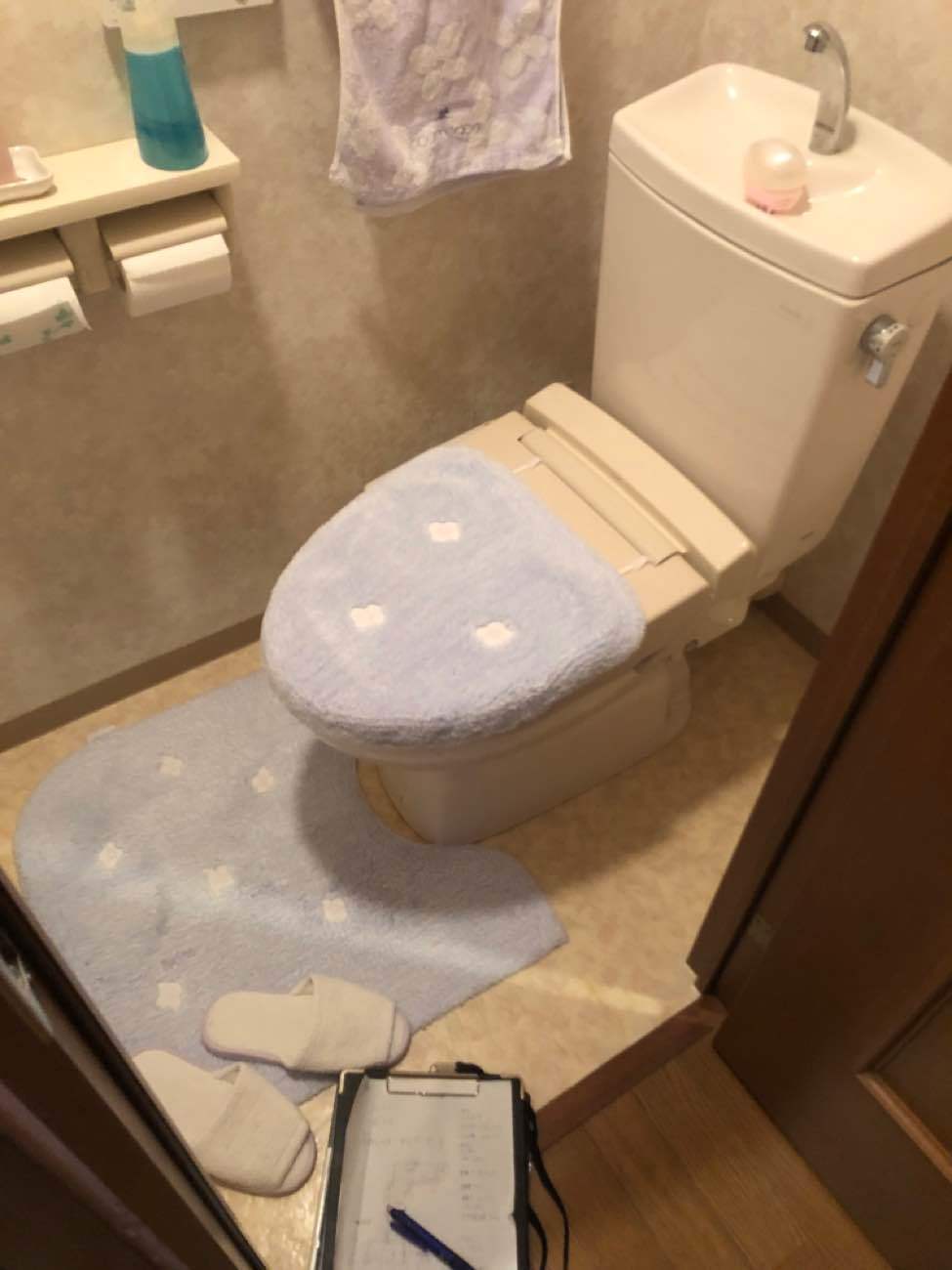 デザインと清掃性を兼ね備えたトイレ空間リフォーム
