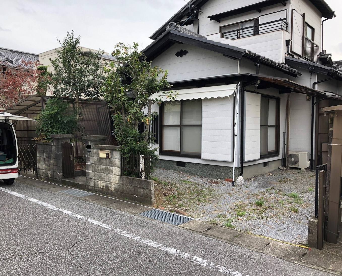 門周りと駐車スペース工事