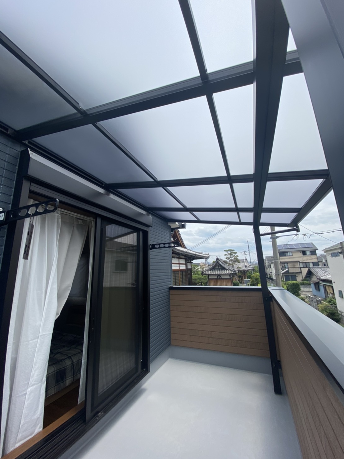 バルコニー屋根の設置