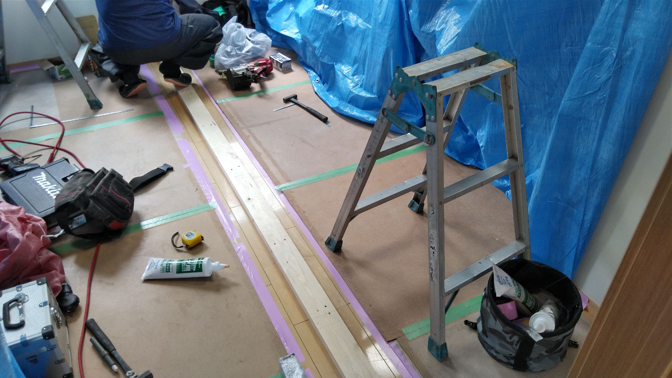 間仕切壁造作工事