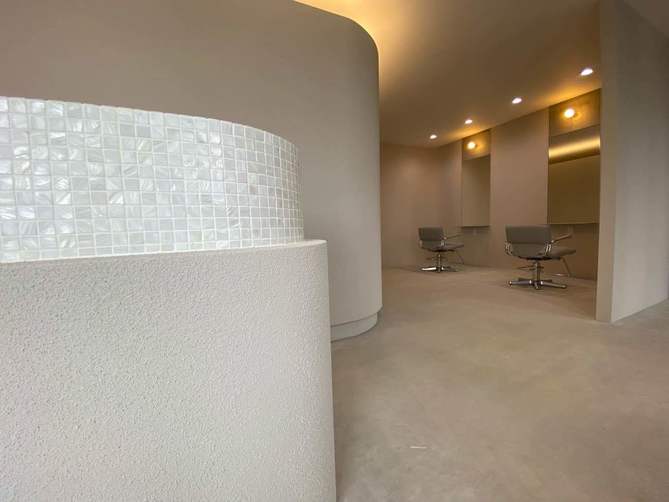 スケルトンから優しさの溢れる美容室へ