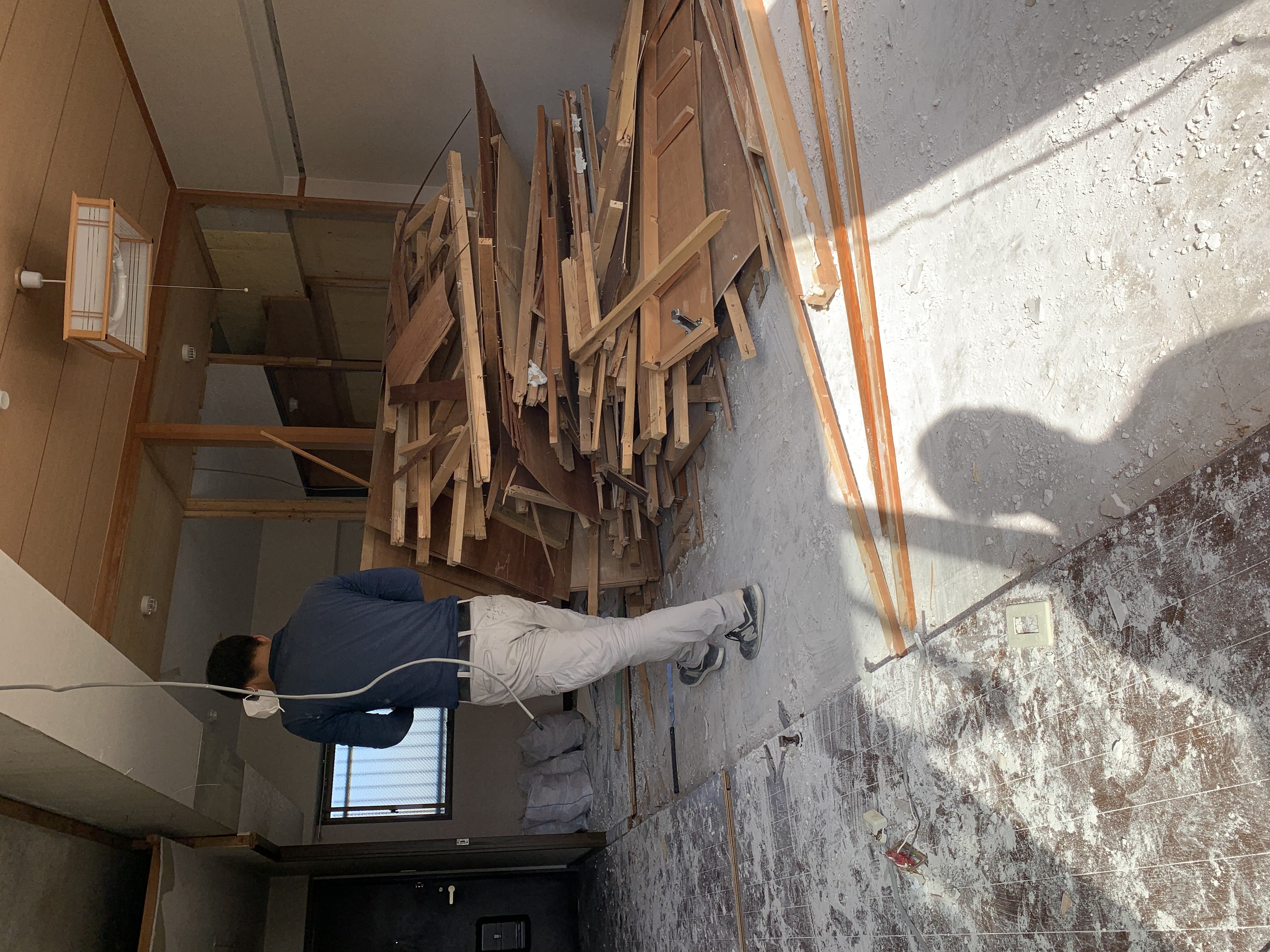 スケルトン解体工事中