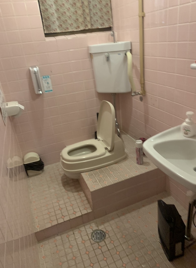 飲食店和式トイレ洋式替え工事