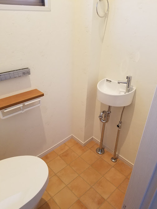 明るく使いやすいトイレにリフォーム