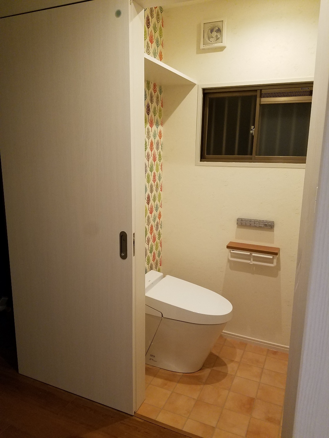 明るく使いやすいトイレにリフォーム