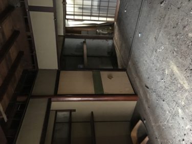 明るく広いリビングにして収納スペースも増設