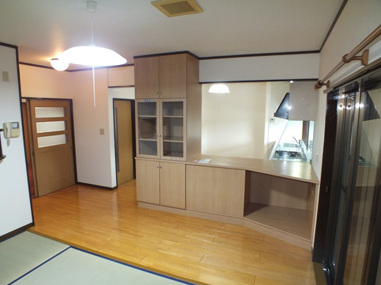 中古住宅の外壁塗装・内装クロス工事・トイレ改装