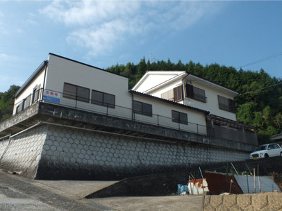 中古住宅の外壁塗装・内装クロス工事・トイレ改装