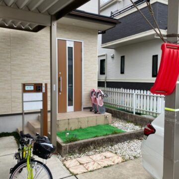 住まいの雰囲気に合わせたLIXILのサイクルボードを設置