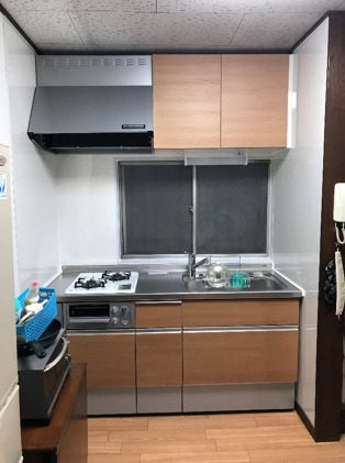 キッチンの配置を変更・外にある洗濯機は中に移動
