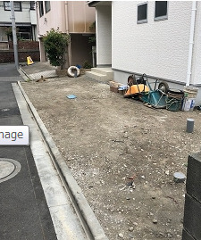 ブラックのクレモナストーンでモダンな玄関