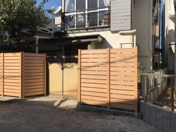 腐敗しにくい人口木材フェンスに取り換え
