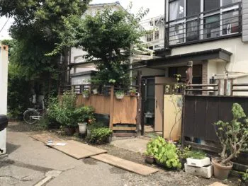 腐敗しにくい人口木材フェンスに取り換え