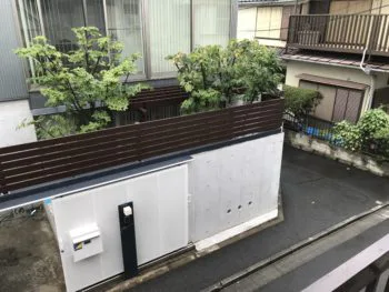 劣化しにくいフェンスとウッドデッキ・デザイン性を重視