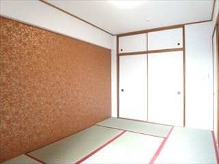 モノトーンでシックなデザインの内装に仕上げ