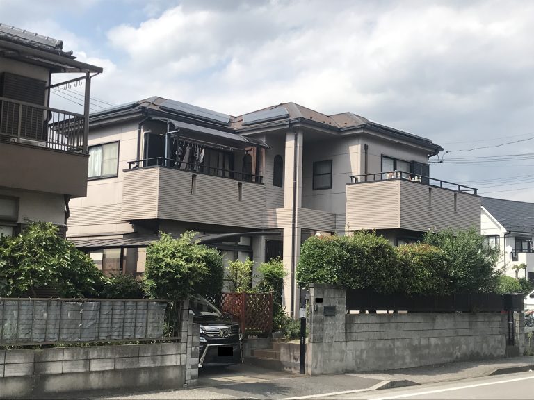 屋根は耐候年数10年あるといわれる塗料を使い塗装