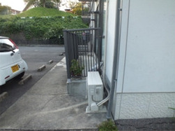 ベランダ柵は再利用し鉄筋を入れて補修