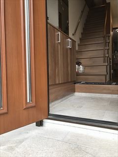 耐震仕様に施工・色味を統一した門周り