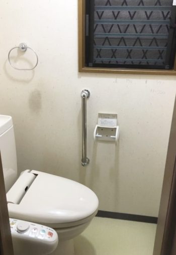 トイレの交換だけでなく内装も和モダンな雰囲気に