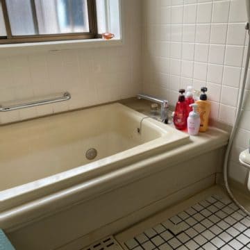 ゴージャスな雰囲気漂う浴室で上質なバスタイム