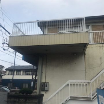 剥がれは壁を撤去してから下地を組み板金仕上げ