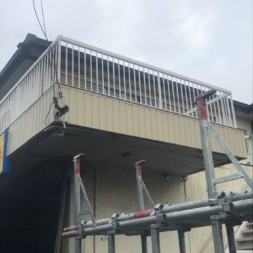 剥がれは壁を撤去してから下地を組み板金仕上げ